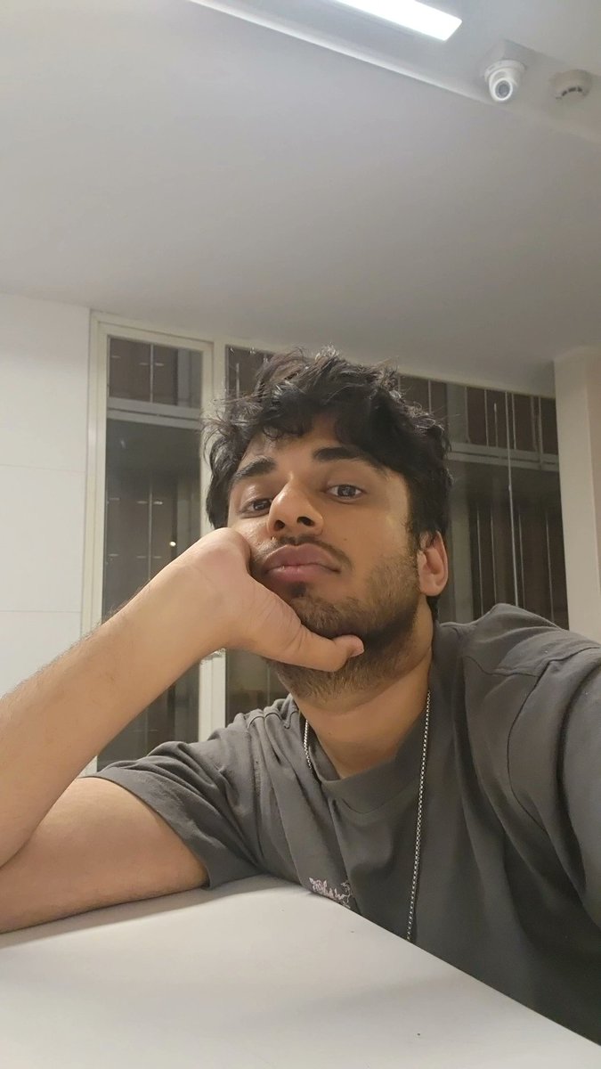 falsettochild03's tweet image. Hair a mess, but still wanted to participate

#mbbsd #mbbselcaday