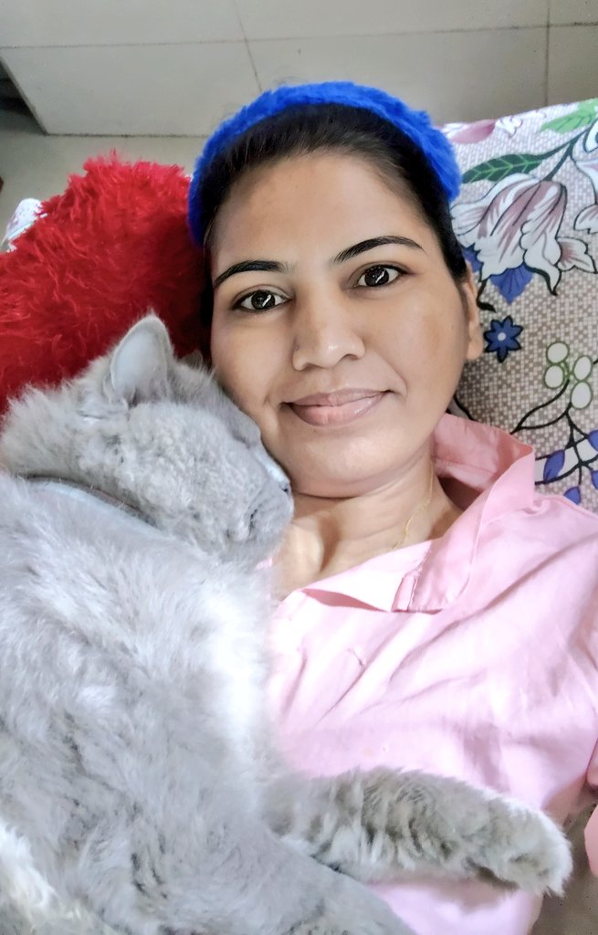 उफ़ ये सन्नाटा कि आहट तक न हो जिस में मुख़िल
ज़िंदगी में इस क़दर हम ने सुकूँ पाया न था

- Qatil Shifai