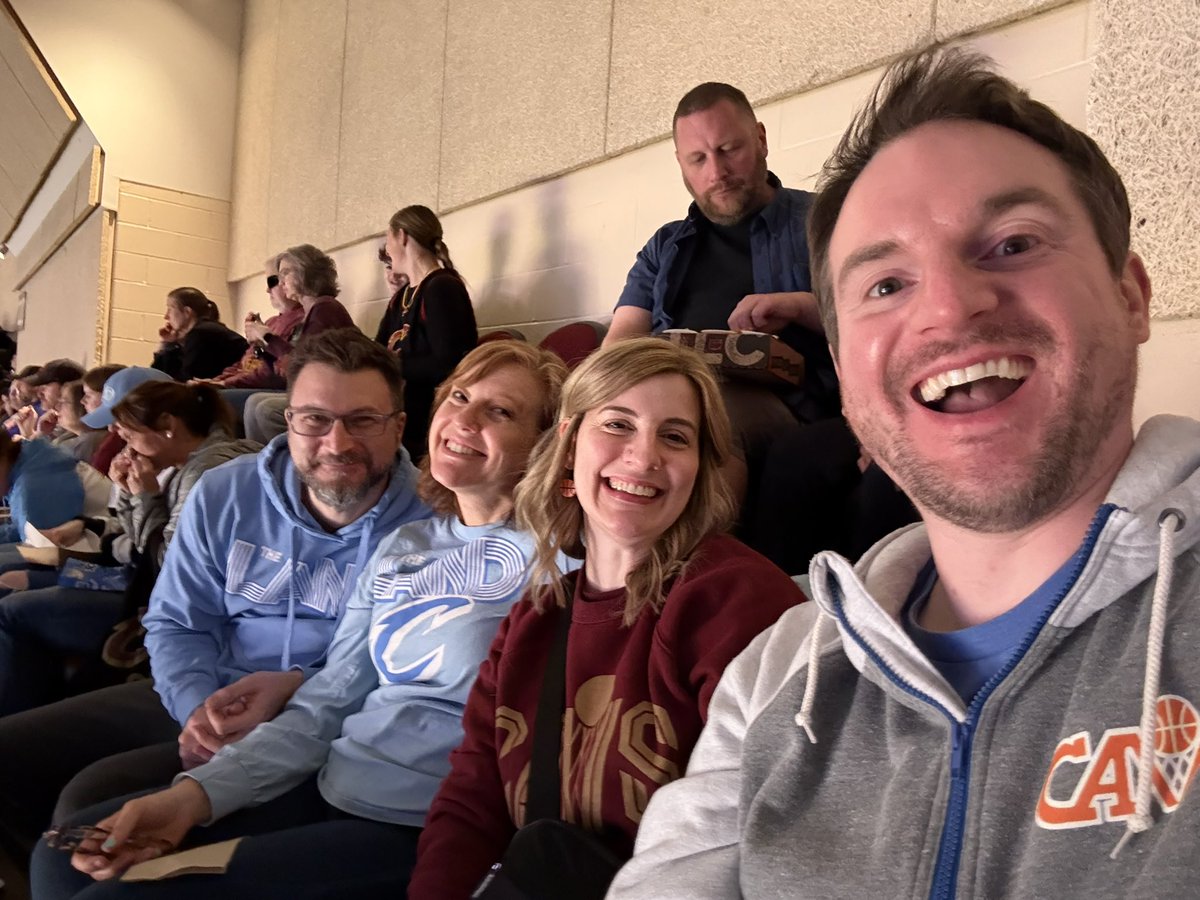ChrisDewald's tweet photo. Go Cavs! #LetEmKnow https://t.co/wRkKKJ0TsO