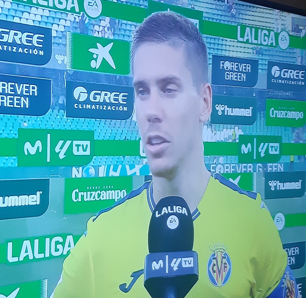 Salva Campos (@salvacamposm) on Twitter photo Y al frente de las operaciones de la línea de resistencia amarilla en el Villamarín: El Mariscal del <a href="/VillarrealCF/">Villarreal CF</a> Don <a href="/JuanMFoyth/">Juan Foyth</a> Un campeón del mundo. Un ejemplo dentro y fuera del verde. Una debilidad. Admiración total. 🔝💛🙌 Y al frente de las operaciones de la línea de resistencia amarilla en el Villamarín: El Mariscal del <a href="/VillarrealCF/">Villarreal CF</a> Don <a href="/JuanMFoyth/">Juan Foyth</a> Un campeón del mundo. Un ejemplo dentro y fuera del verde. Una debilidad. Admiración total. 🔝💛🙌