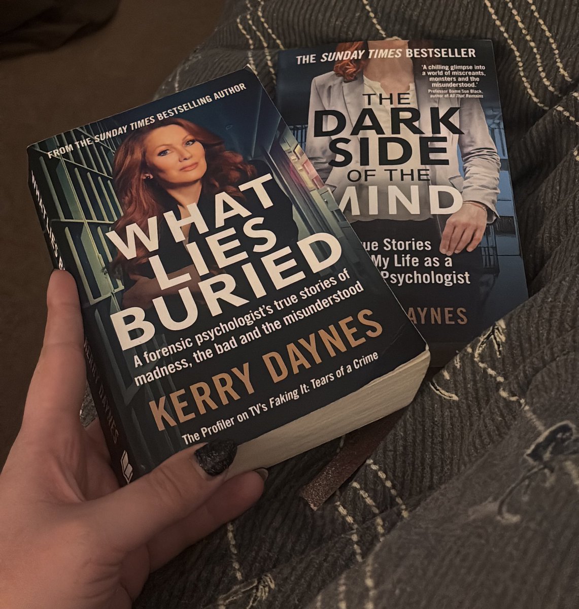 VickyChicky_'s tweet image. Just finished reading @KerryDaynes What lies Buried. Absolutely amazing book! As a 3rd year criminology student I really want to get into forensic psychology now! Dark side of the mind next! #ForensicPsychology #Criminology #Psychology #AmazingAuthor