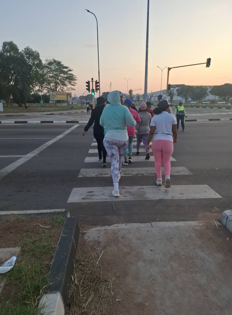 Multitudes joined the #WorldHealthRun by Fearless Fitness Club, <a href="/WHOBotswana/">WHO Botswana</a> &amp; @MinistryofHealthBW to champion maternal health. Led by Dr. Juliet Bataringaya as Chief Walker, it marked a step toward #HealthyBeginnings &amp; #HopefulFutures.