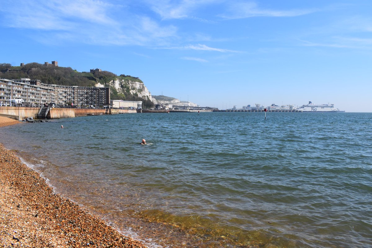 GingrasAngel's tweet photo. Scenes from Dover, England. 🌊🇬🇧
As captured by my Nikon D5300. 📸 https://t.co/Yx3pEmP8d0