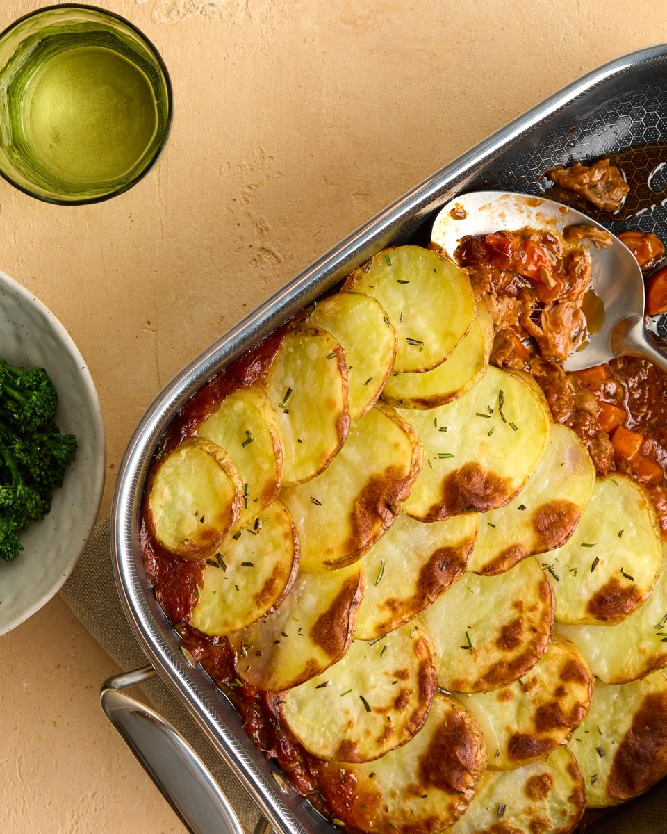 MindfulChefUK's tweet photo. Celebrate Easter with our creamy Gnocchi Gratin, Slow-cooked Lamb Lancashire Hot Pot, and Lemon &amp; Dill Stuffed Seabass.

Easte specials: Taking final orders 22nd April - click the link in bio to order 💚

#springflavours #dinnerideas #hexclad #mindfulchef #recipebox https://t.co/yMkRrrV4m3