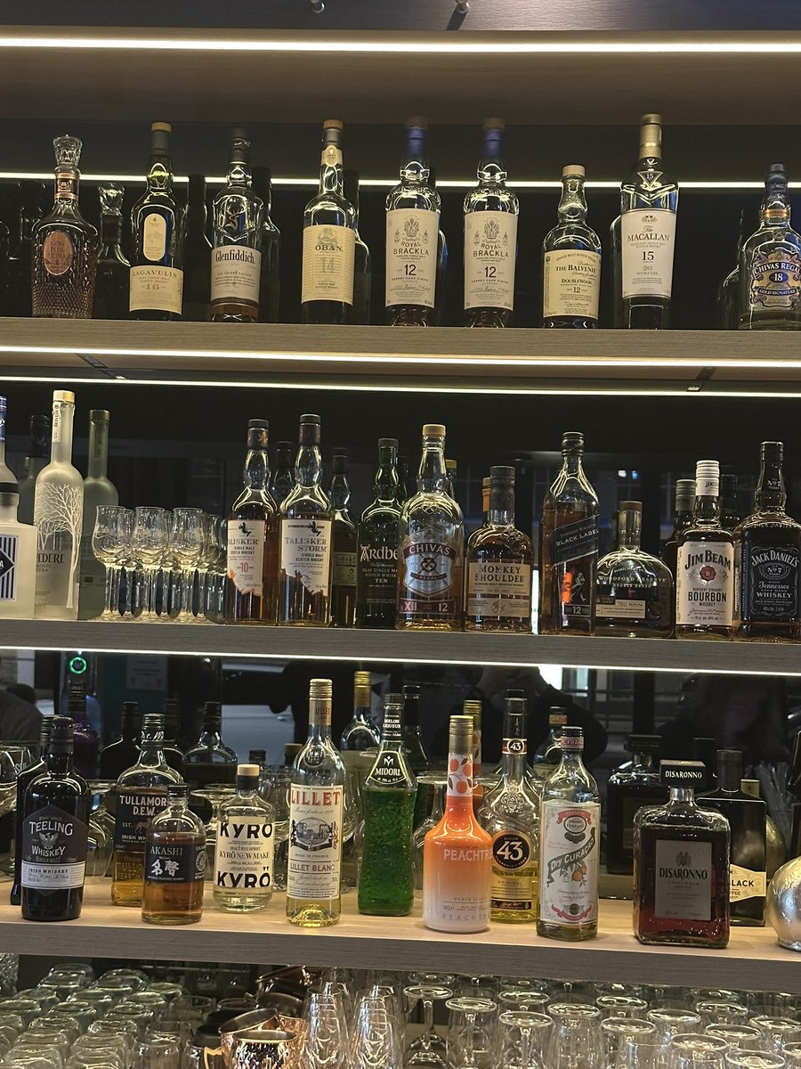 Centre section of the hotel bar in Berlin.
Totally dominated by Scottish products.
No other country even close to half that representation.
France a distant 2nd.