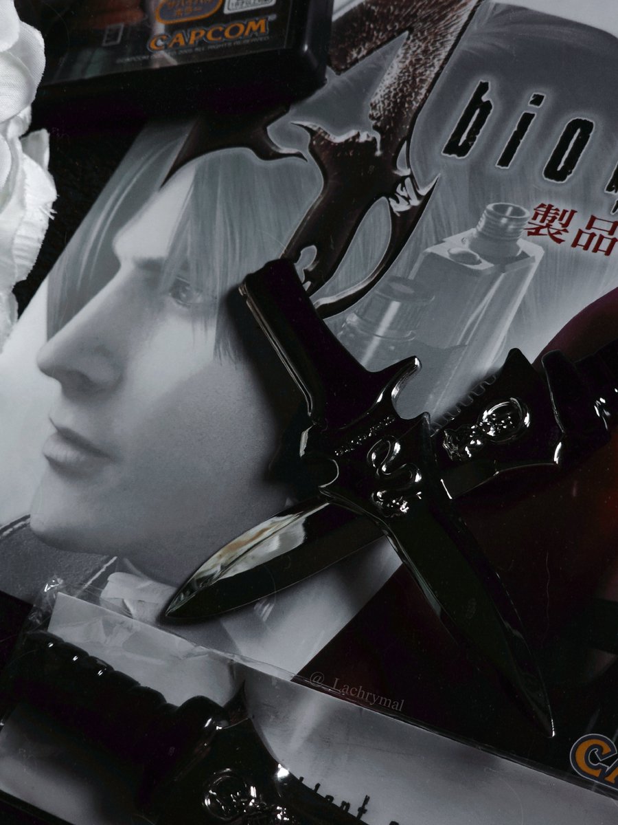 _Lachrymal_'s tweet image. Resident Evil 4 Leon &amp;amp; Krauser promo knives #rebhfun