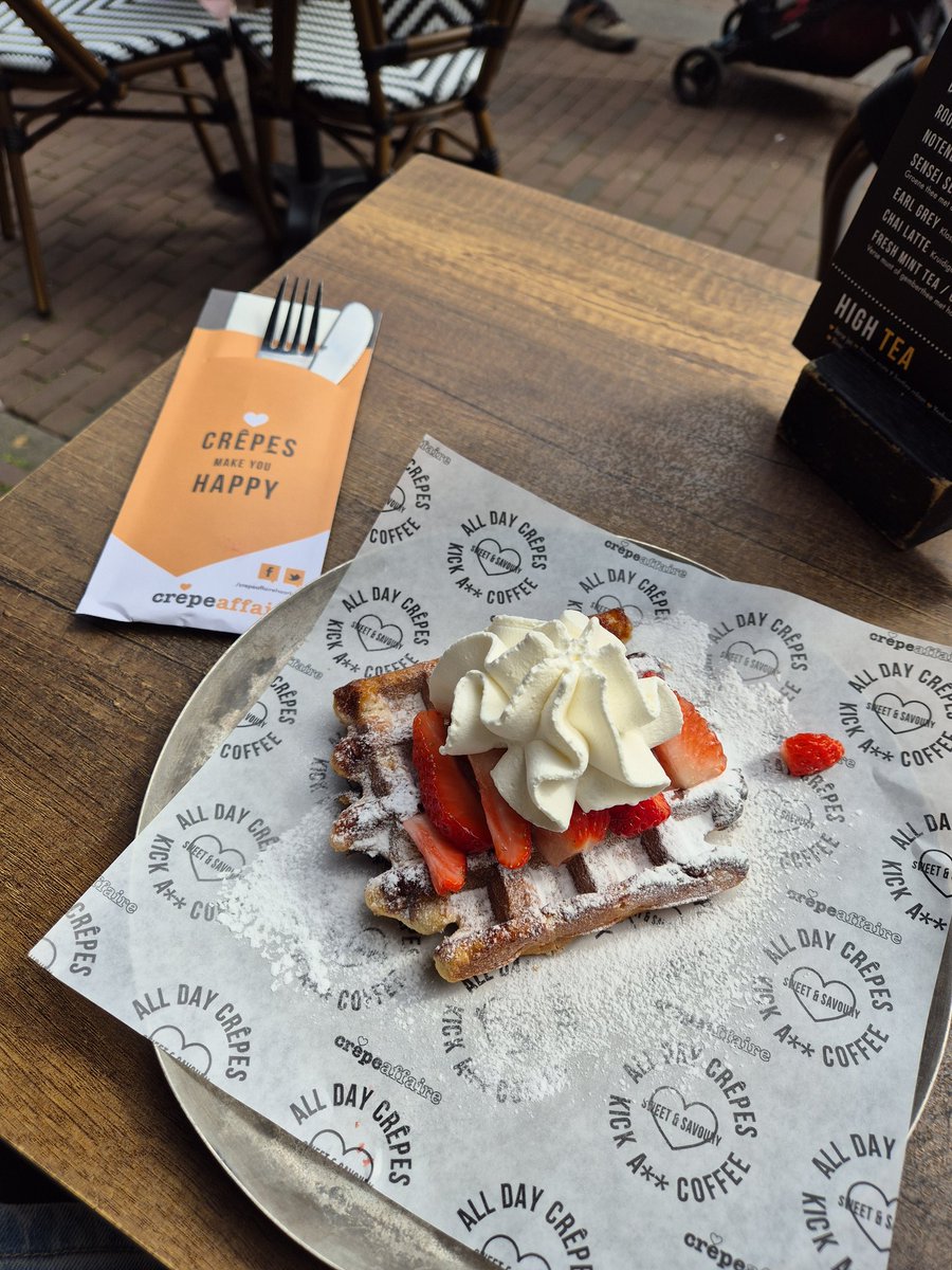 SproutsSurprise's tweet photo. Today's eateries. 🙈😋 (In my defence I've been cycling all week... 🚲) https://t.co/6dadxN7Zdr