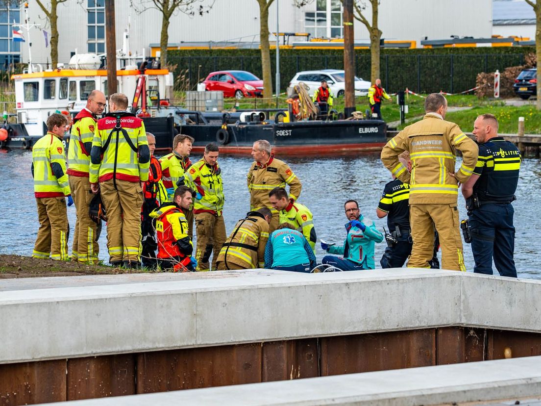 Auto te water in Elburg leidt tot dodelijk ongeval