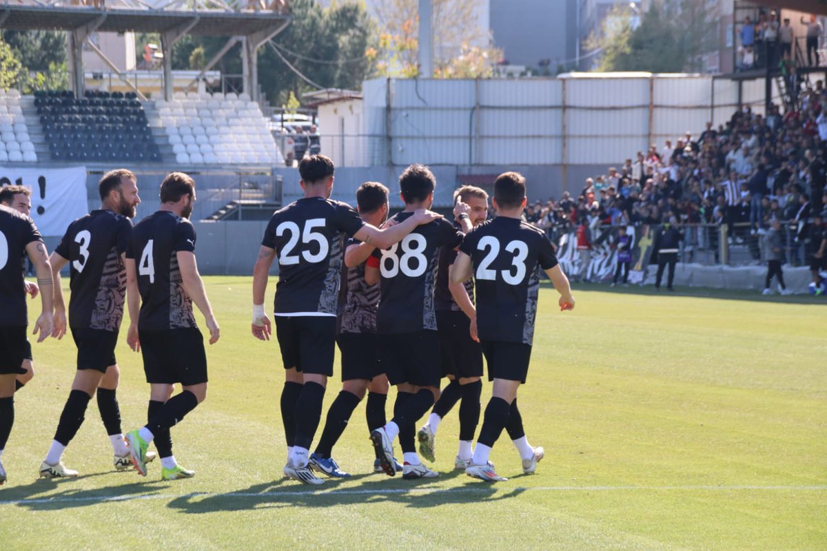 Uzaklarda Arama 🖤🤍 Şampiyonluk Ruhunda