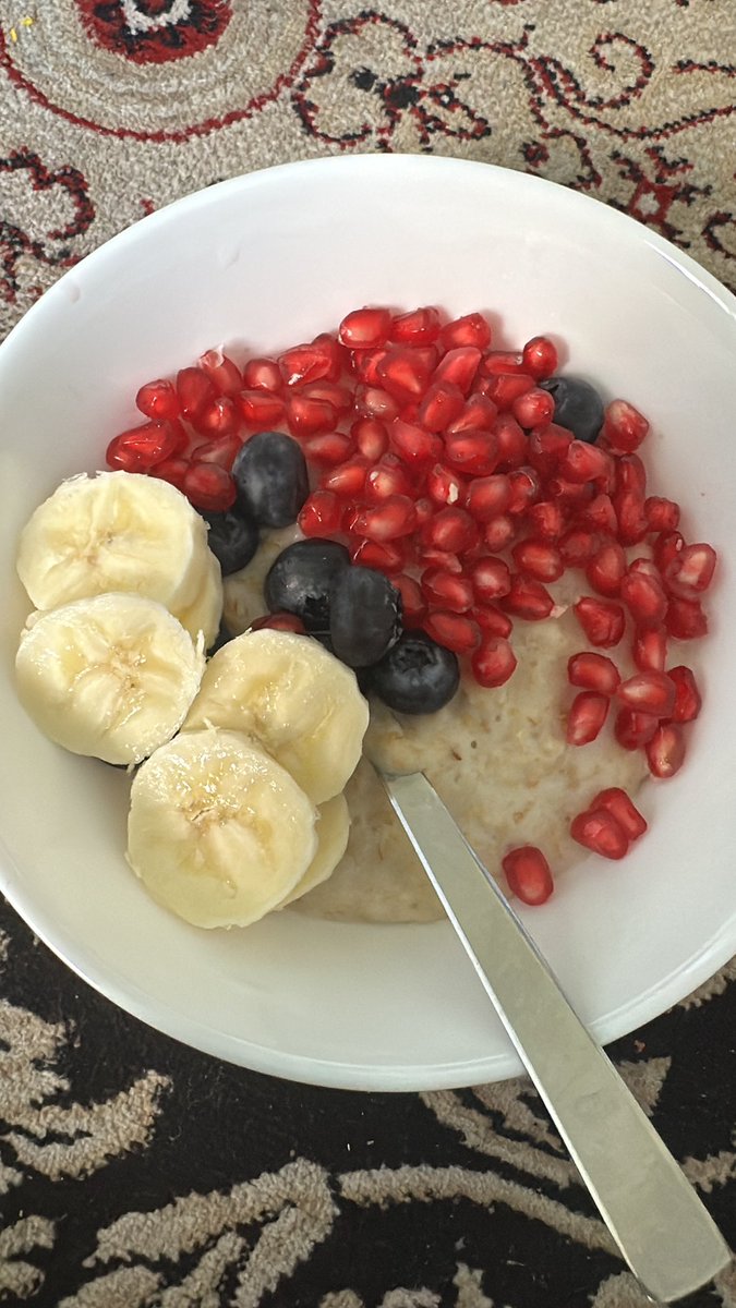 05_maahi's tweet photo. Best breakfast ever 🥣😻 https://t.co/d3ie4IKIMV
