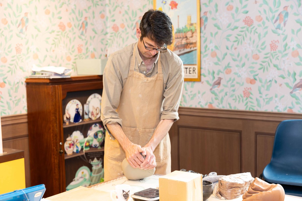 TheMoRW's tweet image. 🎨✨ Ready to create your own unique tiles? 
Join Rupert of Brakspear Ceramics for a 6-week Tile Making &amp;amp; Decorating Course! Craft, decorate, and personalize tiles for your home, garden, or gifts. 🏺

📅 24 April - 4 June 2025

…-of-royal-worcester.arttickets.org.uk/museum-of-roya…

#severnarts #Tilemaking