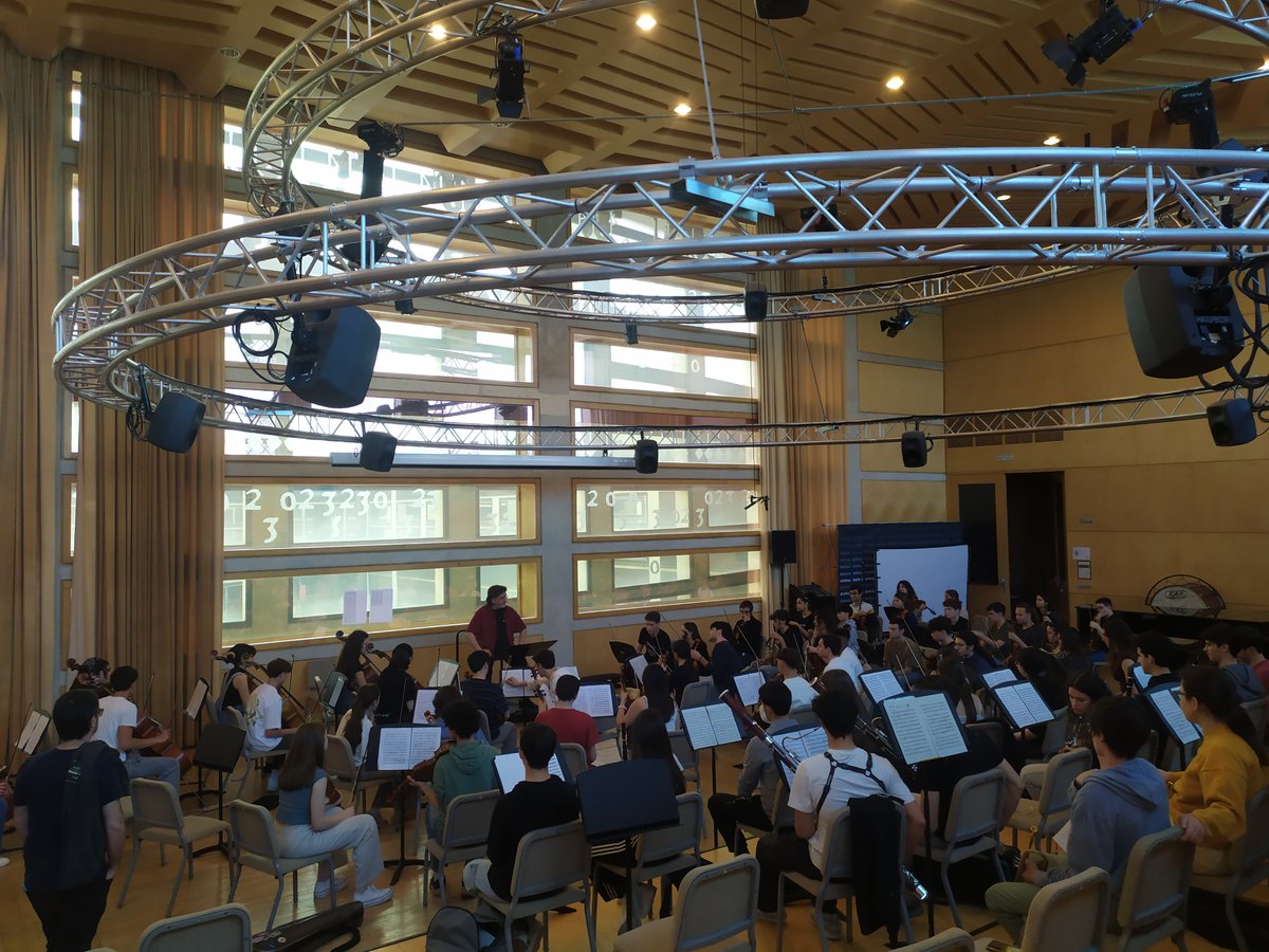 Avui ens han visitat alumnes dels diferents conservatoris de Catalunya <a href="/ACCatalunya/">ACCat</a> i han participat en un dia d'encontre amb companys i professors de la JONC. Tutti ara mateix a l'<a href="/esmuccat/">ESMUC</a> #Schubert 6a Simfonia