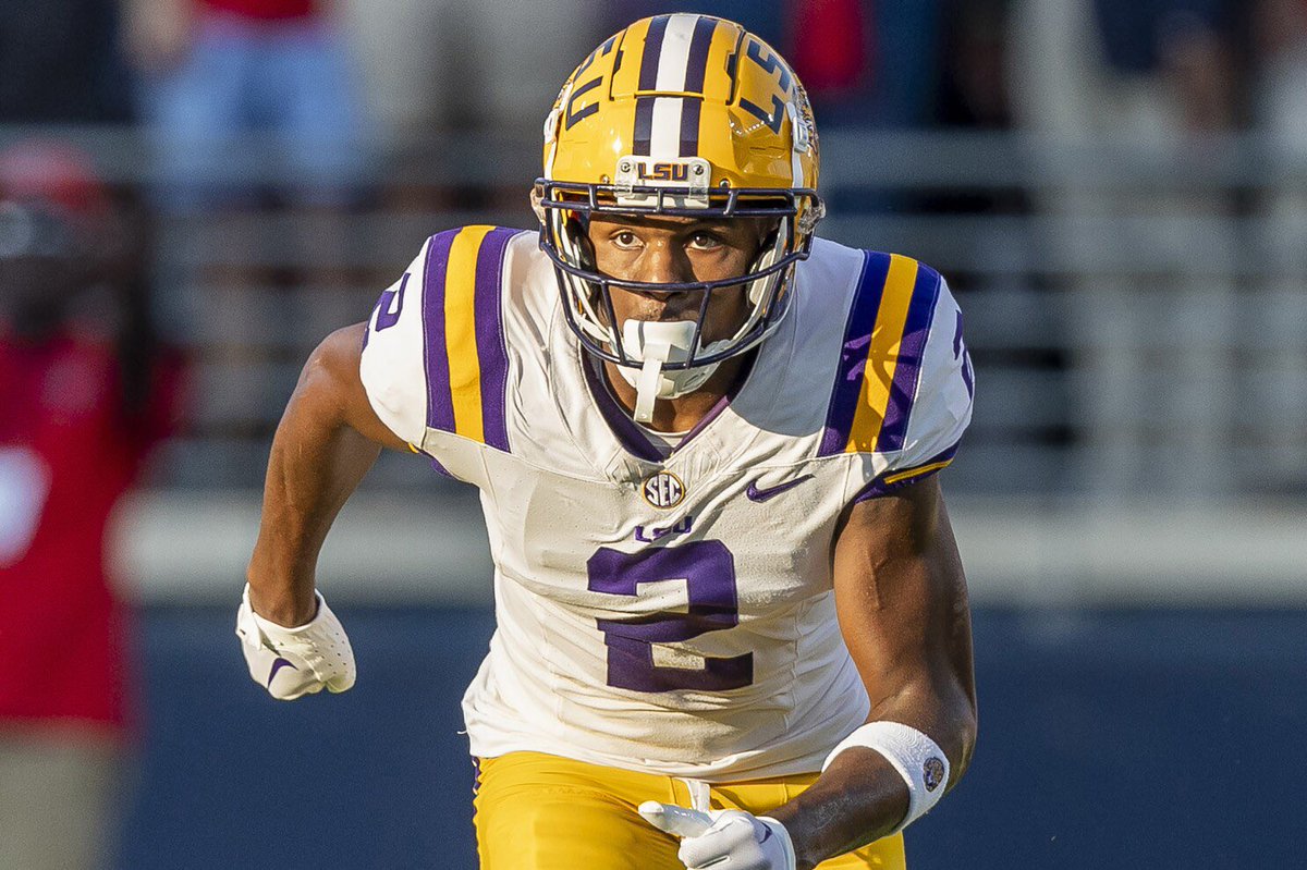 Spot_OnSports's tweet photo. BREAKING: LSU WR &amp; NFL prospect Kyren Lacy passed away last night, a family member confirmed. Lacy’s death is suspected suicide https://t.co/StXiBY04sk