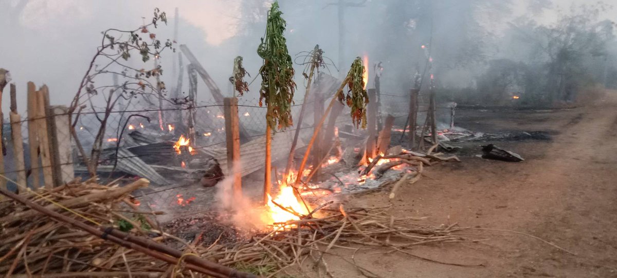 Zaygyi58144509's tweet image. SAC terrorists burnt down at least 8 households in Aungthar village, Budalin township in Sagaing Region earlier this evening 13/5/2025.
#WhatsHeppeningInMyanmar
#WarCrimesOfJunta
#Budalin