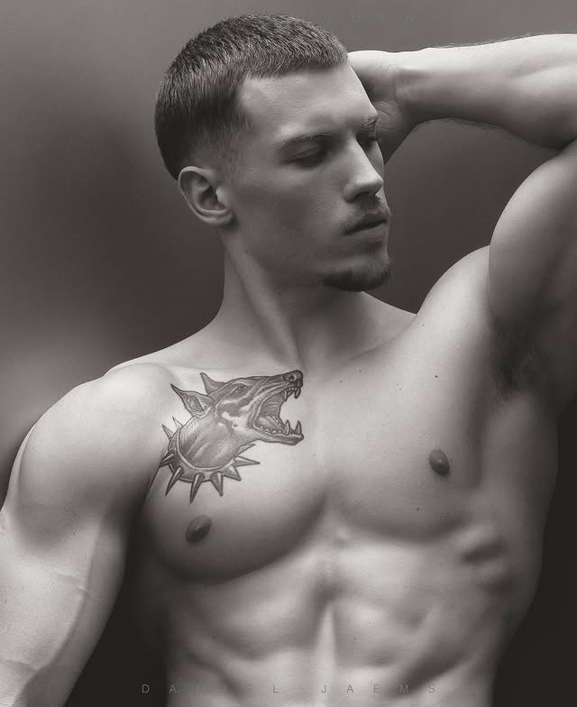 AmenEverytime's tweet photo. Erik Douhan by Danial Jaems for #SeductiveSunday✨   #ErikDouhan #Photography #DanielJaems @danieljaems https://t.co/h97kTAgmHp