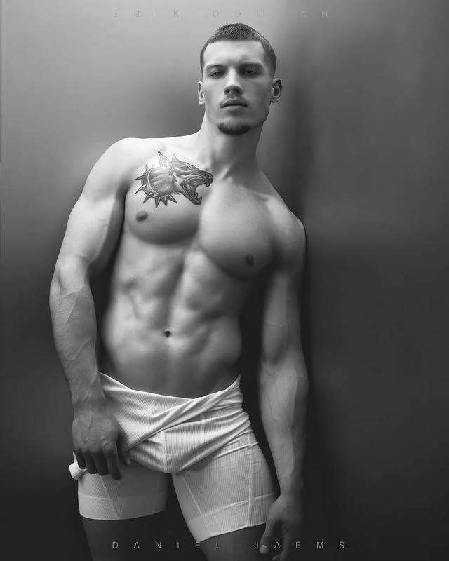 AmenEverytime's tweet photo. Erik Douhan by Danial Jaems for #SeductiveSunday✨   #ErikDouhan #Photography #DanielJaems @danieljaems https://t.co/h97kTAgmHp