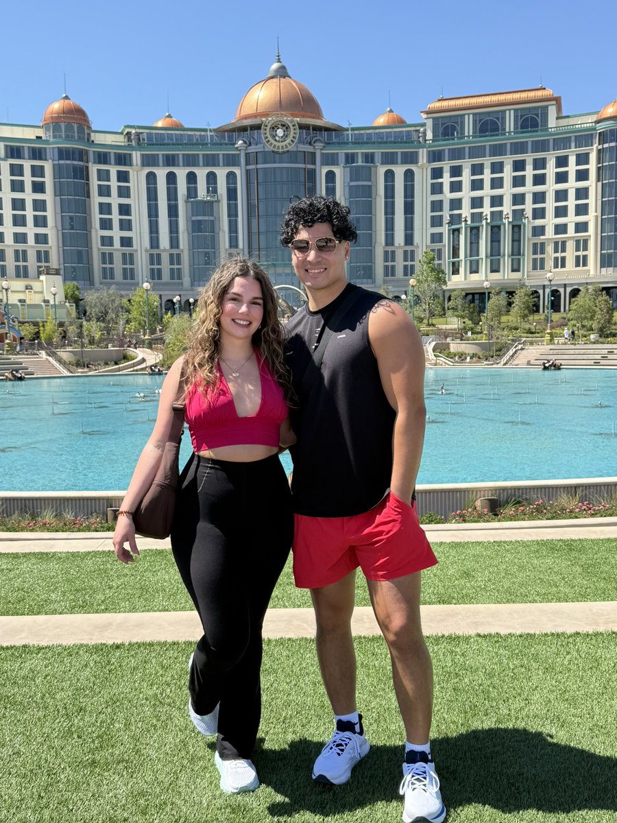 Beyond_Toxin's tweet photo. Once in a lifetime experience. This park was absolutely mind blowing and I am glad I was able to experience it with these amazing people before its grand opening! https://t.co/45gcMwnjzJ