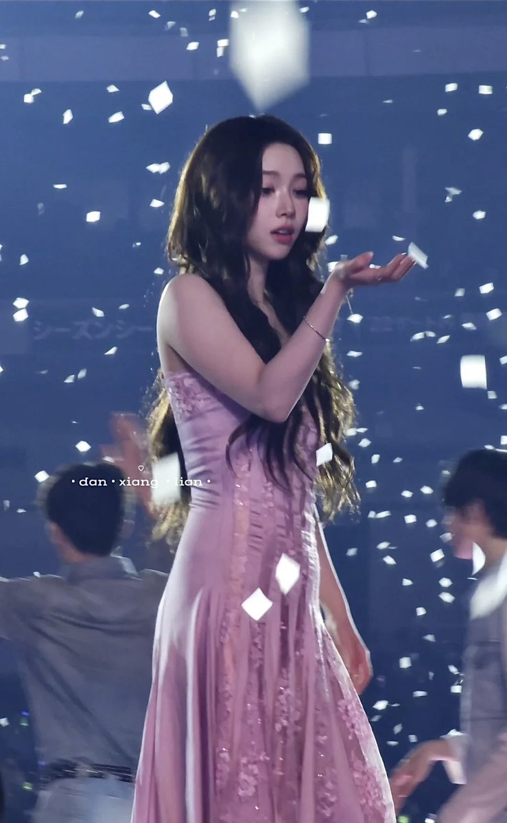 ujiminphoria's tweet image. KARINA IS SO PRINCESS CODE