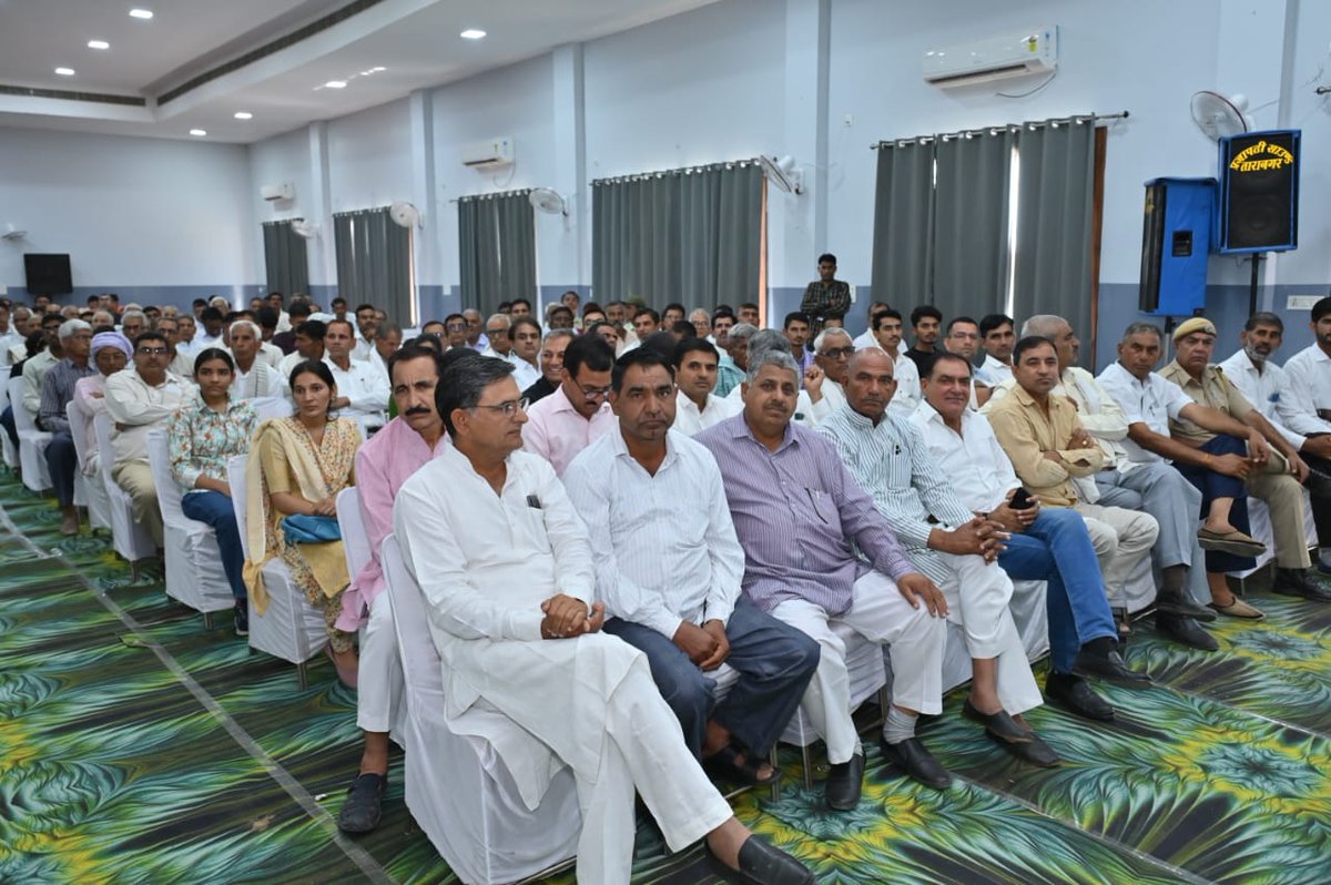 आज अन्तर्राष्ट्रीय जाट दिवस के अवसर पर तारानगर, चूरू में आयोजित प्रतिभा सम्मान समारोह-2025 में शामिल होकर समाज की प्रतिभाओं को सम्मानित किया।

राजकीय सेवाओं सहित विभिन्न क्षेत्रों में अपनी प्रतिभा का लोहा मनवाने वाले सभी सम्मानित जनों को हार्दिक बधाई व शुभकामनाएं। आप सभी