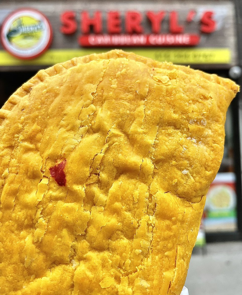 Sunday spring strolls along Queen West… snack stop at Sheryl’s… Spicy Beef Patties for life!