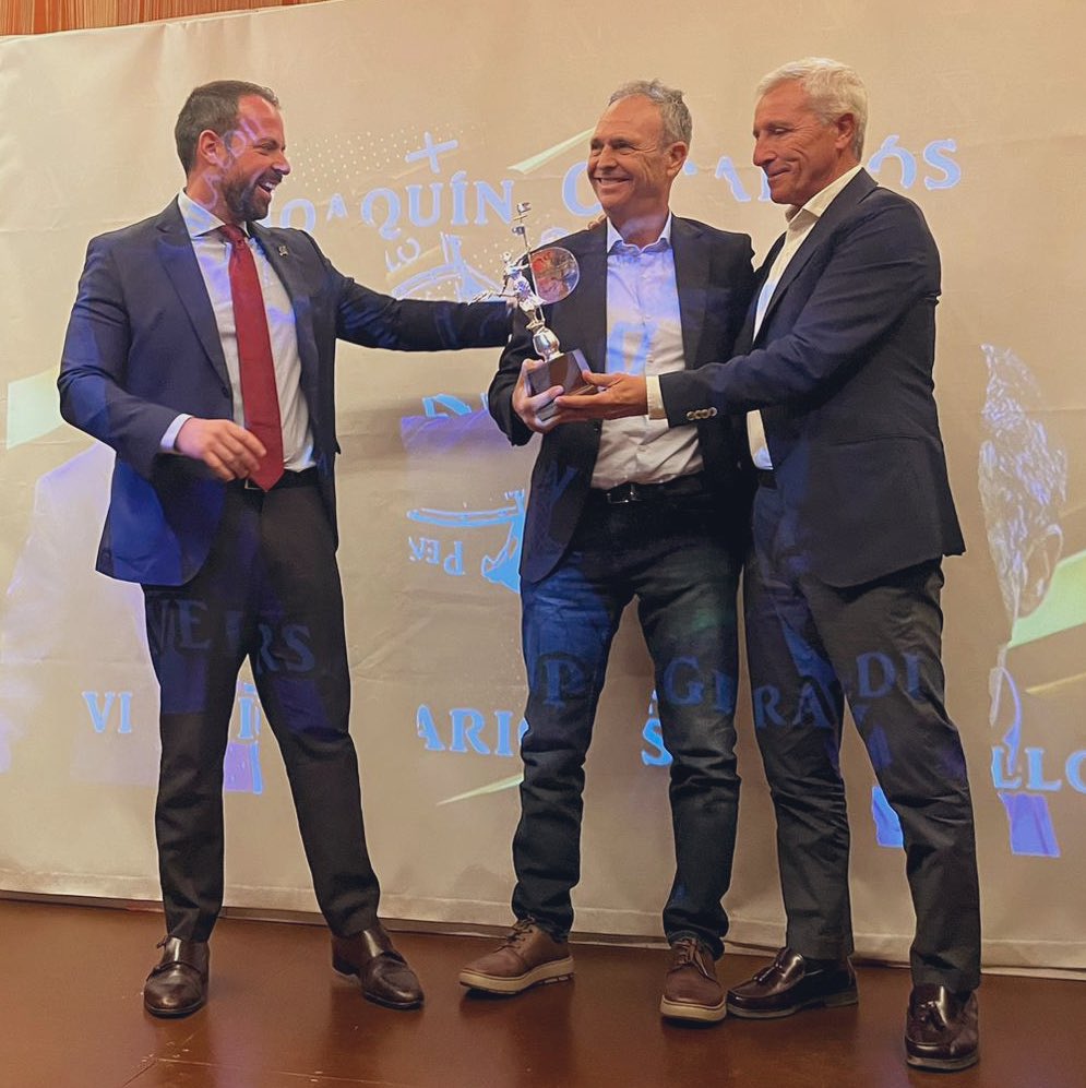 Don Joaquín Caparrós Camino <a href="/JoaquinCaparros/">Joaquín Caparrós</a>.
VI Giraldillo de Plata de nuestra peña.
Bienvenido a casa, mister.