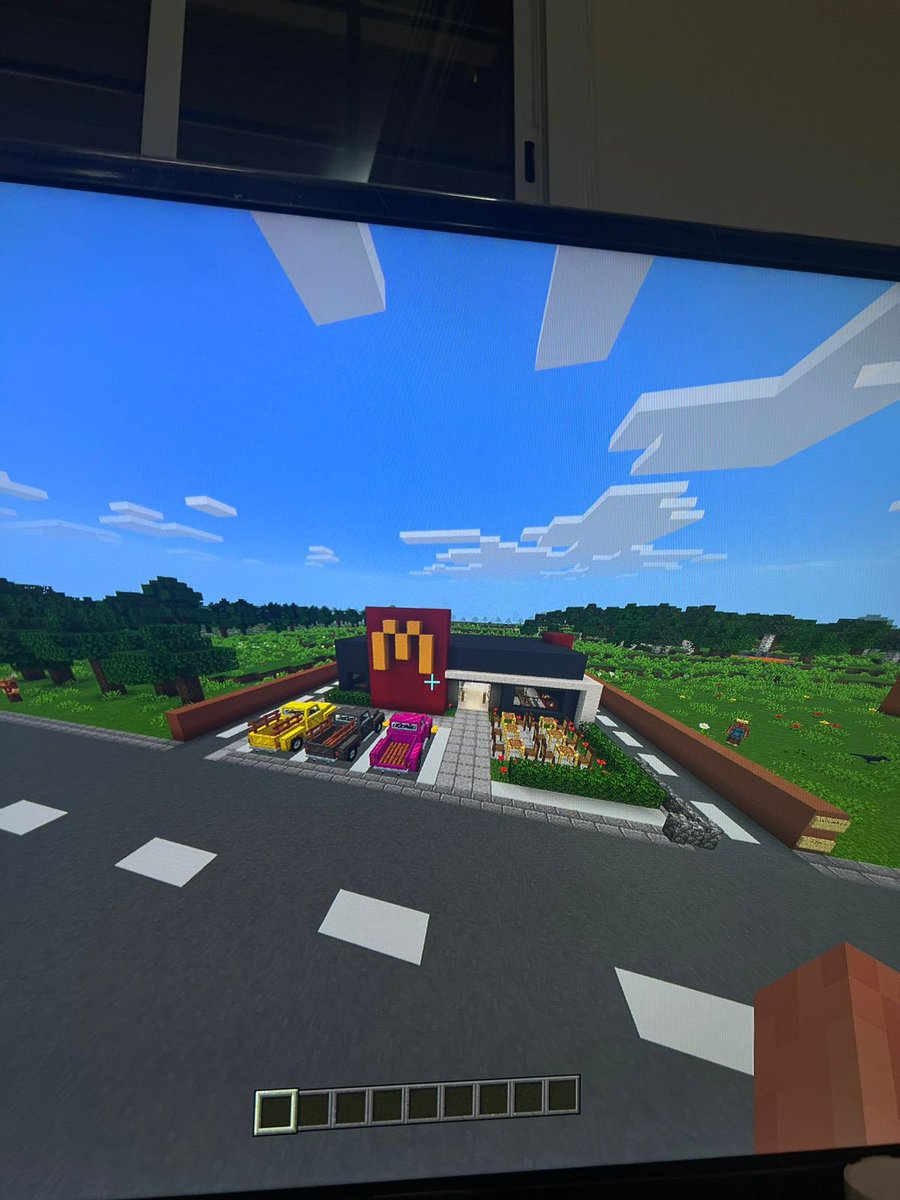 MARMK2311's tweet photo. @McDonaldsKSA_WS بيتي #مسابقة_ماكدونالدز_ماينكرافت https://t.co/zSjGhlBmC8