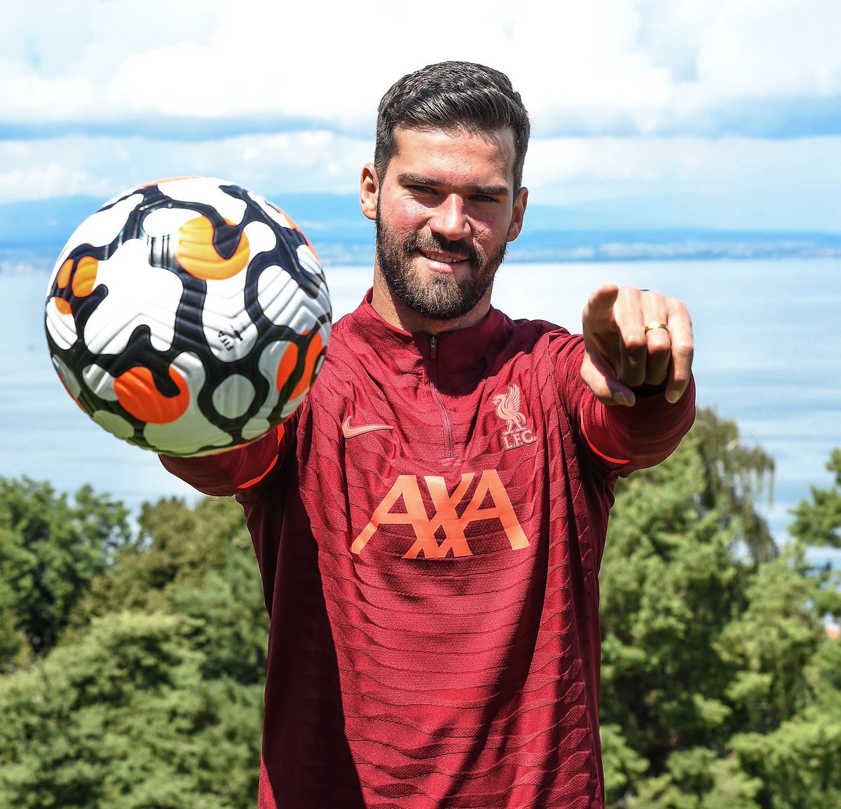 I don't care what anyone says. We definitely wouldn't have won that game without Allison Becker. What a performance 👏 🙌  #lfc