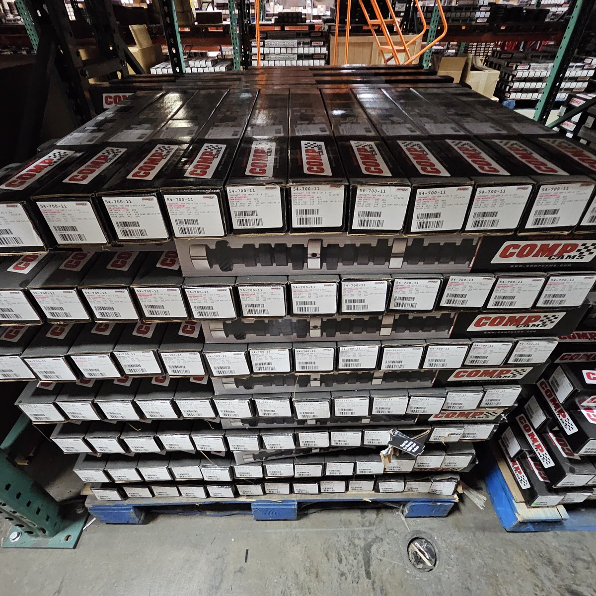 COMPCams's tweet image. Get your ride sounding mean and running clean—shop our in stock COMP performance camshafts today! Performance and sound, all in one upgrade.
#COMPcamshaft #COMPperformance #Performanceparts