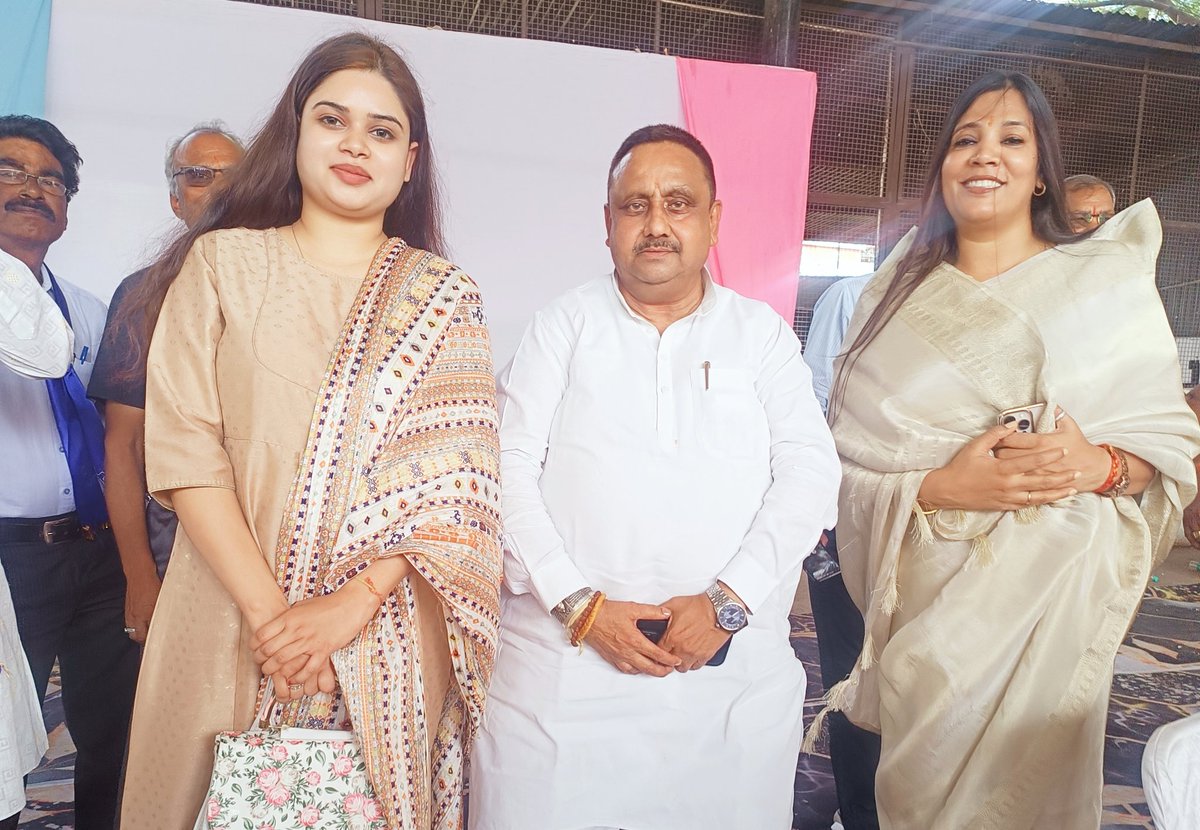 आज CAIT के (business exchange ideas summit)में नेशनल सेक्रेटरी CAIT एवं दिल्ली के चाँदनीचौक से आदरणीय सांसद एवं  श्री <a href="/PKhandelwal_MP/">Praveen Khandelwal</a> जी का मार्गदर्शन मुख्य अतिथि के रूप में मिला,और उद्यमिता के क्षेत्र में आपने अभूतपूर्व योगदान दिया है 
<a href="/Neelamukeshvij/">Neelam</a> जी अध्यक्ष महिला विंग CAIT
