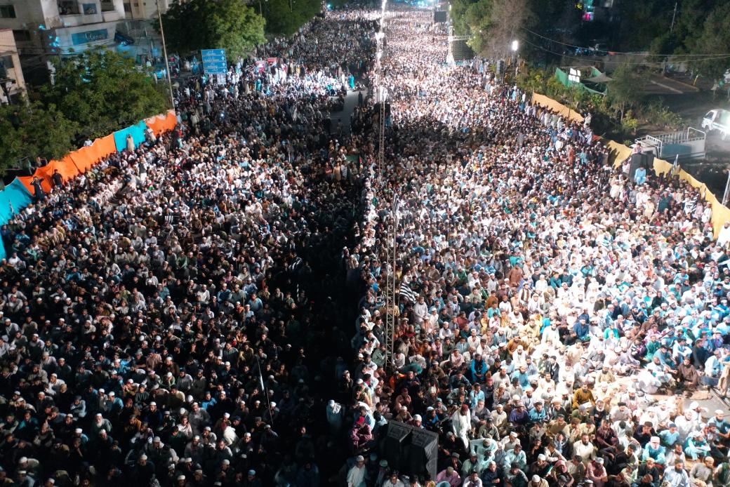 اس رائیل مردہ باد ملین مارچ شاہراہ قائدین شام کے وقت کی ڈرون فوٹیج ❣️❣️👇

Credit : DMC JUI Sindh
#JuiMillionMarch4Gaza