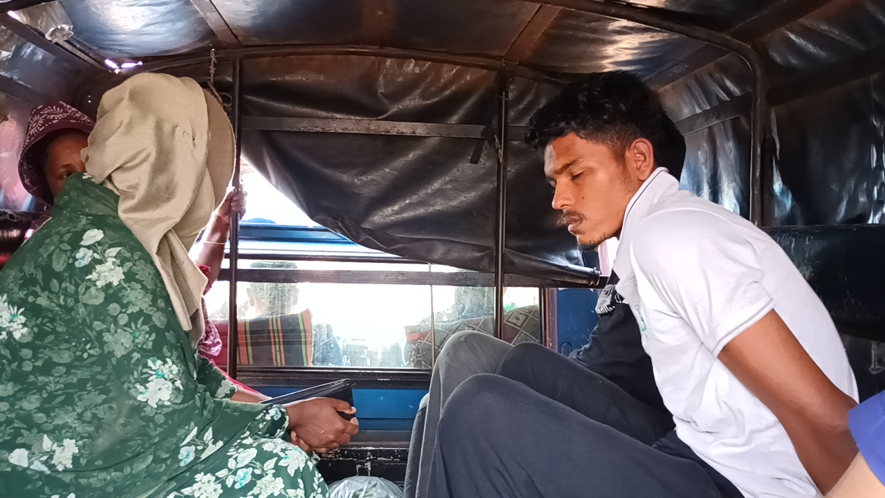 কালিয়াকৈরে যৌথ বাহিনীর অভিযানে নারীসহ তিনজন গ্রেফতার গাঁজা উদ্ধার