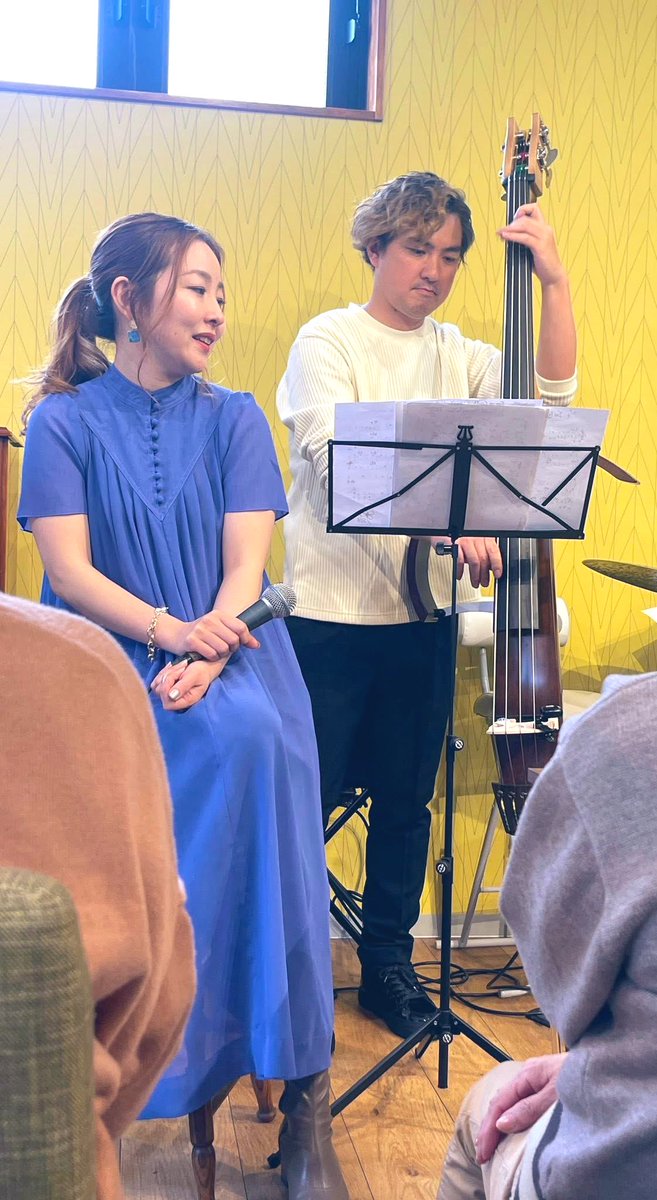 junkoooooo's tweet photo. 今日は安城Kico cafeさんでライブでした☺️🎵💕
久しぶりのバンド編成でのライブ楽しかったなぁ💖
キャパ超えた満席、感謝しかない🈵

今日の私はいつもよりパワー系だったそうです⚡️
それは明らかにWickedの影響です🧙‍♀️笑
シンシアのおかげで、パンジャーの舞台での熱唱も気持ちよかったもんなぁ😚♪ https://t.co/6yWJG7BKof