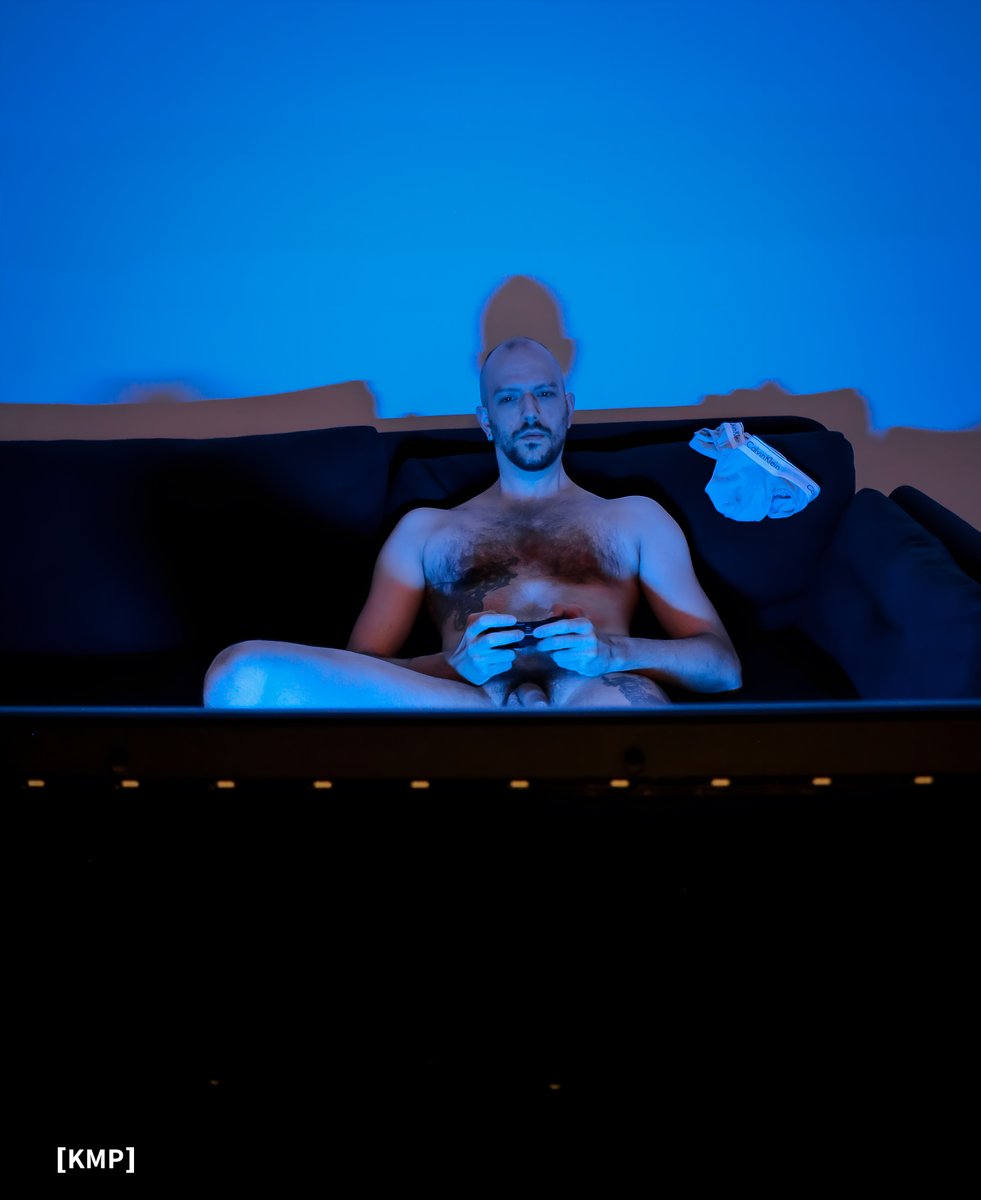 JohnnyFrenchPi's tweet photo. #geekman #gaygeek #gay #Couch #photography #photoshoot #photoshooting
Qui vient jouer ?
Une nouvelle photo de @xbykmp https://t.co/KawuCKme0M