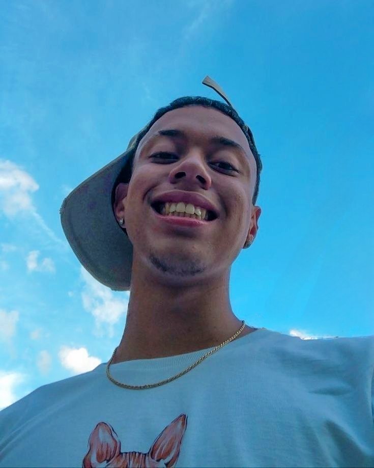 tetoportal_'s tweet image. Nesse céu azul.... ⛅💙