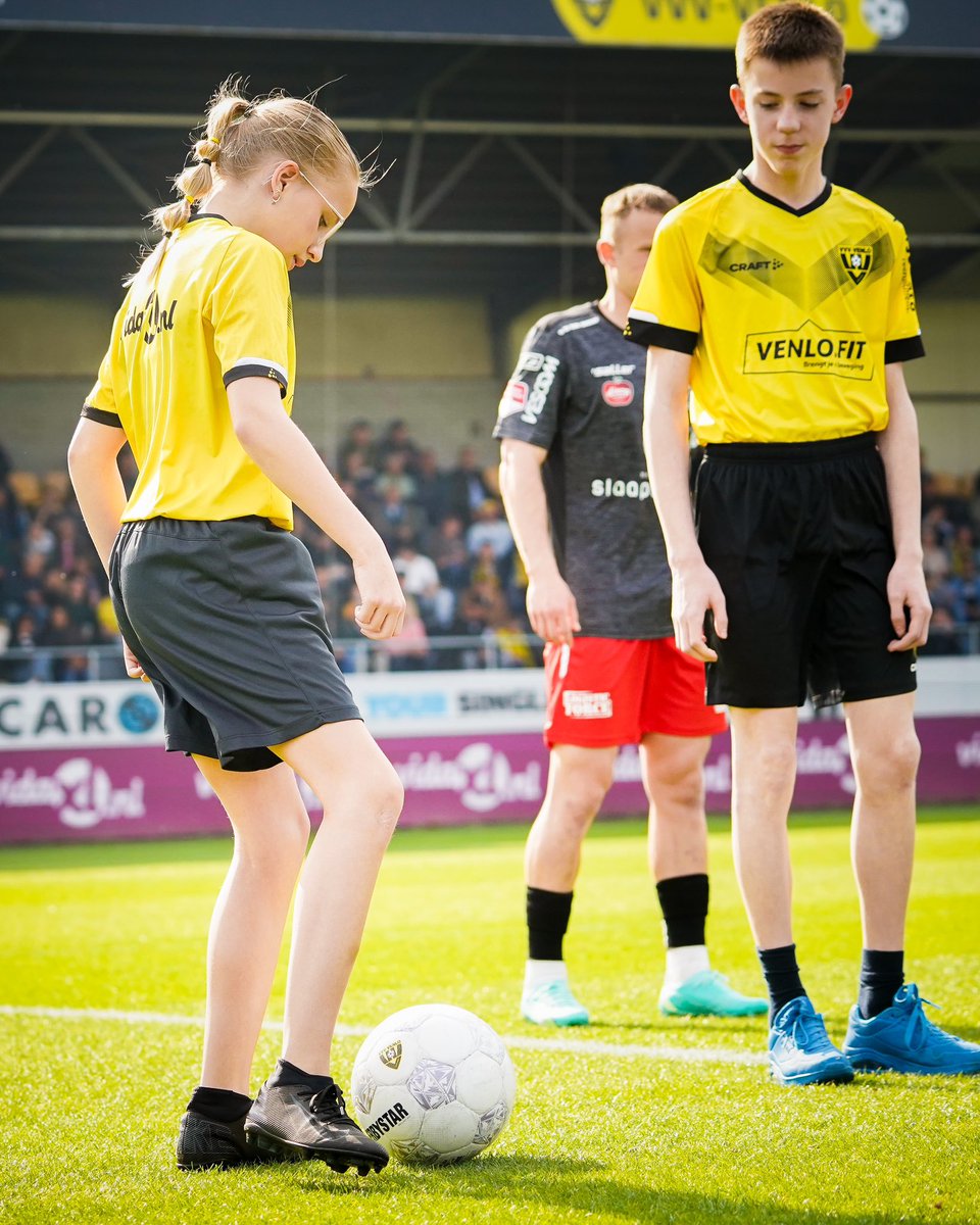 VVVVenlo's tweet image. 𝐕𝐞𝐧𝐥𝐨.𝐟𝐢𝐭 𝐰𝐞𝐞𝐤 𝐚𝐟𝐠𝐞𝐭𝐫𝐚𝐩𝐭! 💪

De Venlo.fit week werd zondag officieel afgetrapt door drie deelnemers van de projecten IKS en Shape. VVV-Venlo, , de VVV Foundation en onze Premium Partners Seacon Logistics en Belden wensen