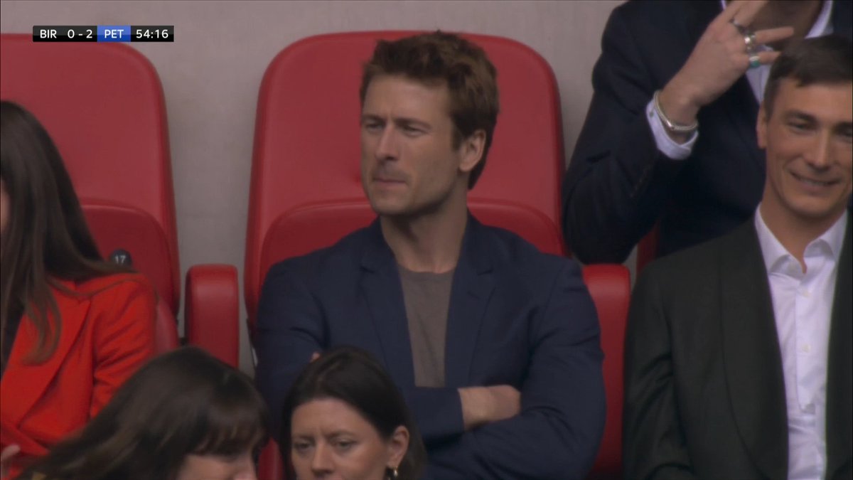 Actor Glen Powell watching the Vertu Trophy final at Wembley...

... your weekly reminder that the EFL is MASSIVE. ⭐