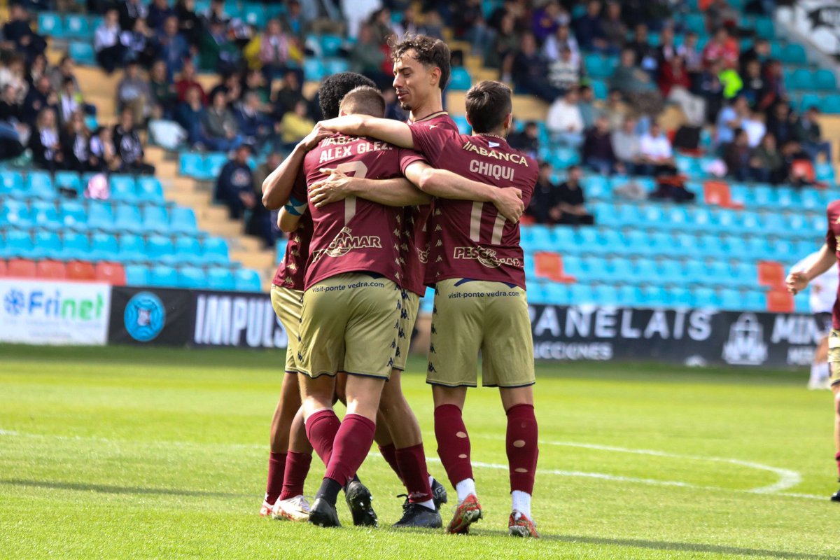 Pontevedra CF 🦴 tweet media