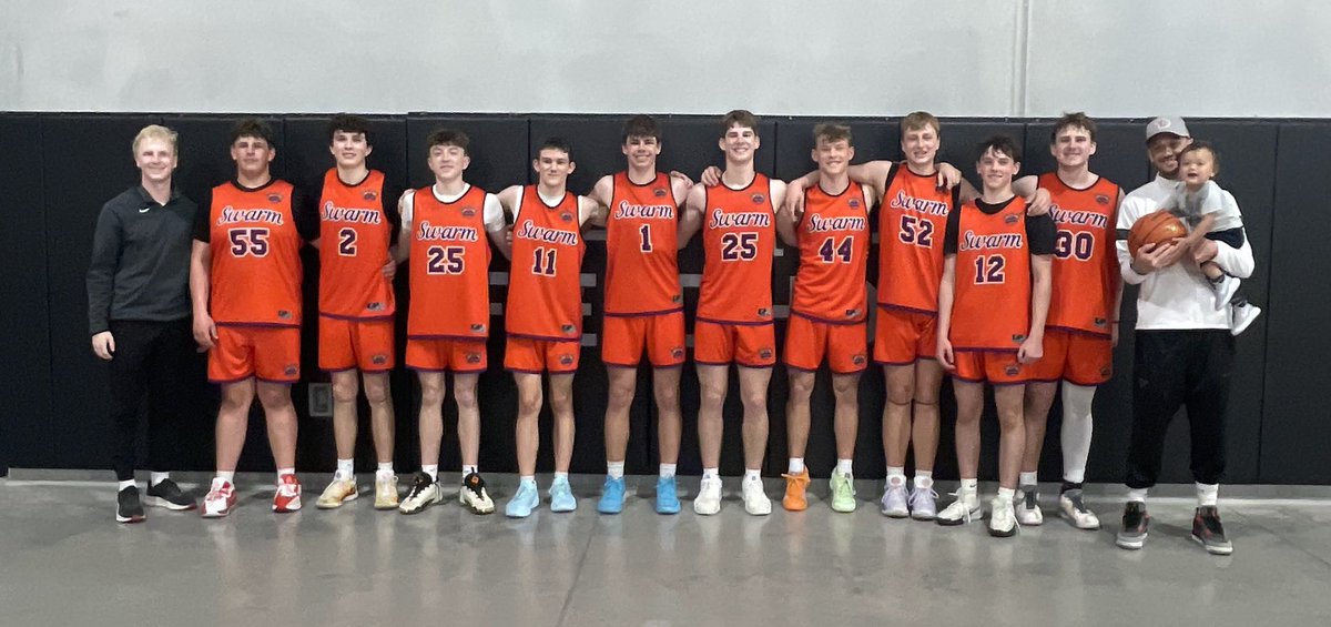 SWARM_BBALL's tweet photo. Congratulations 11th SWARM🔥
4-0 on the weekend #Swarm🏀
@IowaGymRats @theother_coachk https://t.co/cKnBl6KNqx