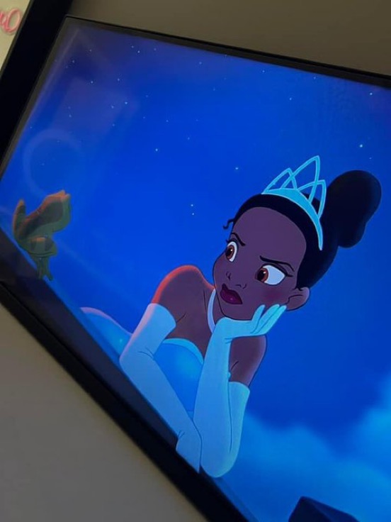 invis4yo's tweet image. nobody : 
me watching the princess and the frog for the millionth time