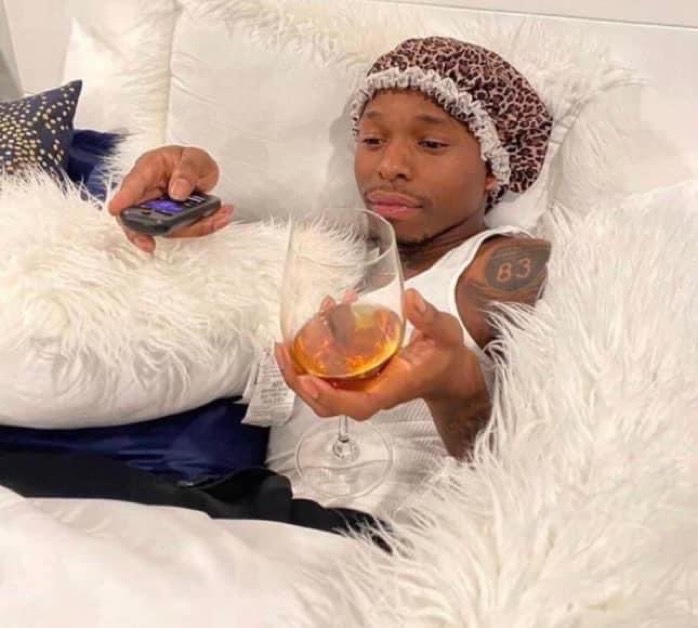 invis4yo's tweet image. nobody : 
me watching the princess and the frog for the millionth time