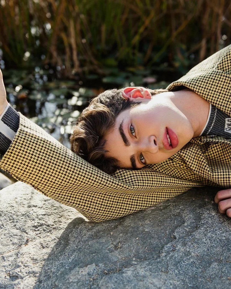 ᅟᅟ
                      
                       𝖘ᴇᴅᴜᴄᴛɪᴠᴇ 𝖘ᴜɴᴅᴀʏ

ᅟᅟ