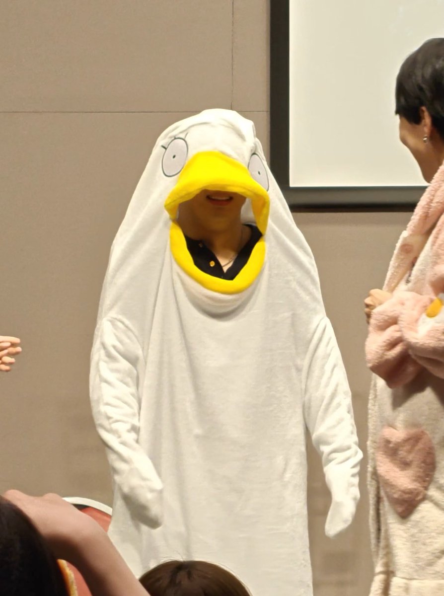 Hyunsikkie 괜찮아…
This was the funniest moment🤣
#임현식 #任炫植 #LIMHYUNSIK 
#비투비 #BTOB