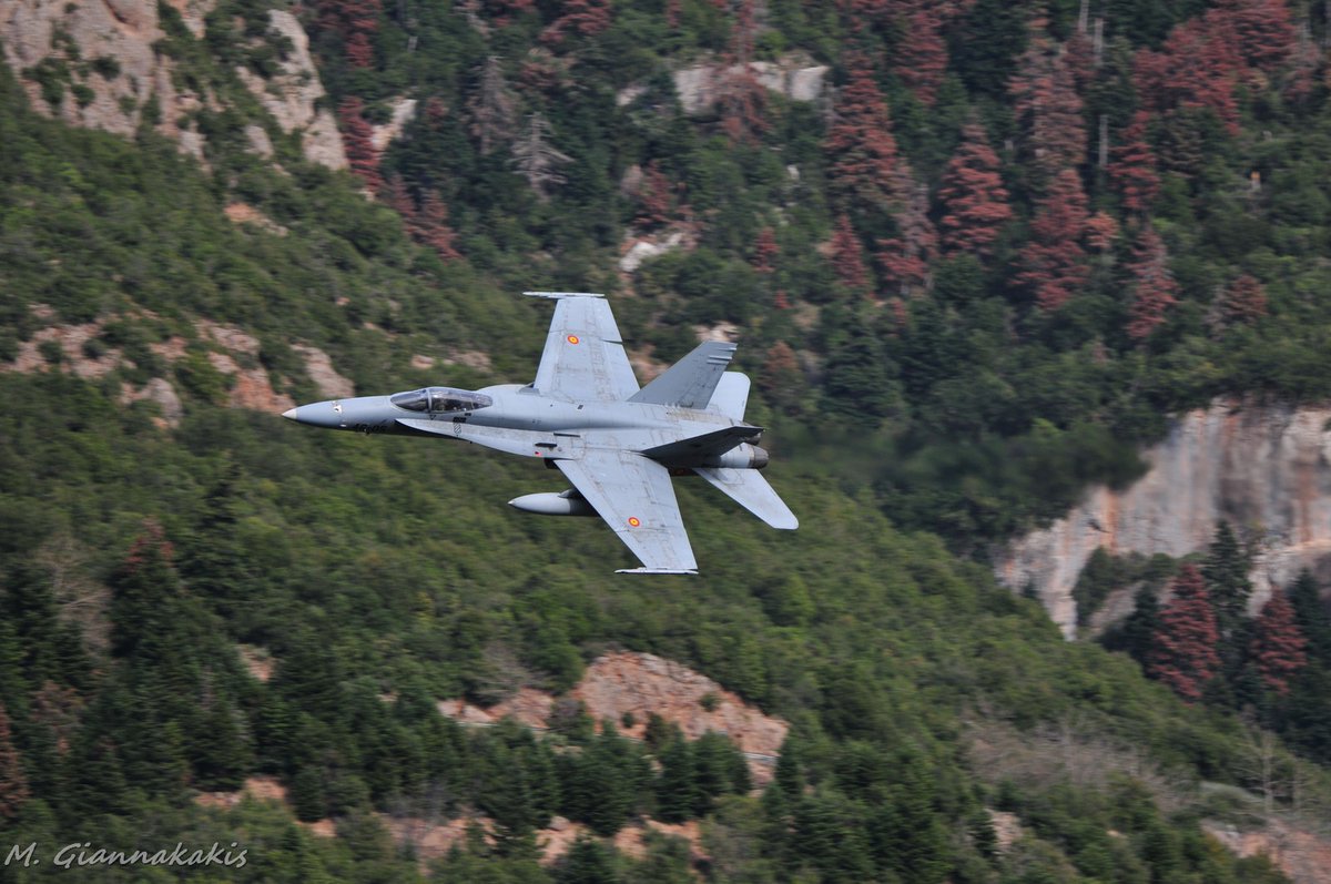 MyronGian's tweet photo. Spanish Hornet pop-up
Ala 46 of the Ejército del Aire y del Espacio (Spanish Air and Space Force) flying through Vouraikos
.
@HAFspokesperson #Βουραϊκός #Ηνίοχος #χωρίςεπεξεργασία #ala46 @ala46_ea #Hornet #spanishhornet #legacyhornet #F18 #EF18 #GranCanaria @ejercitodelaire https://t.co/j50cbjjz6x