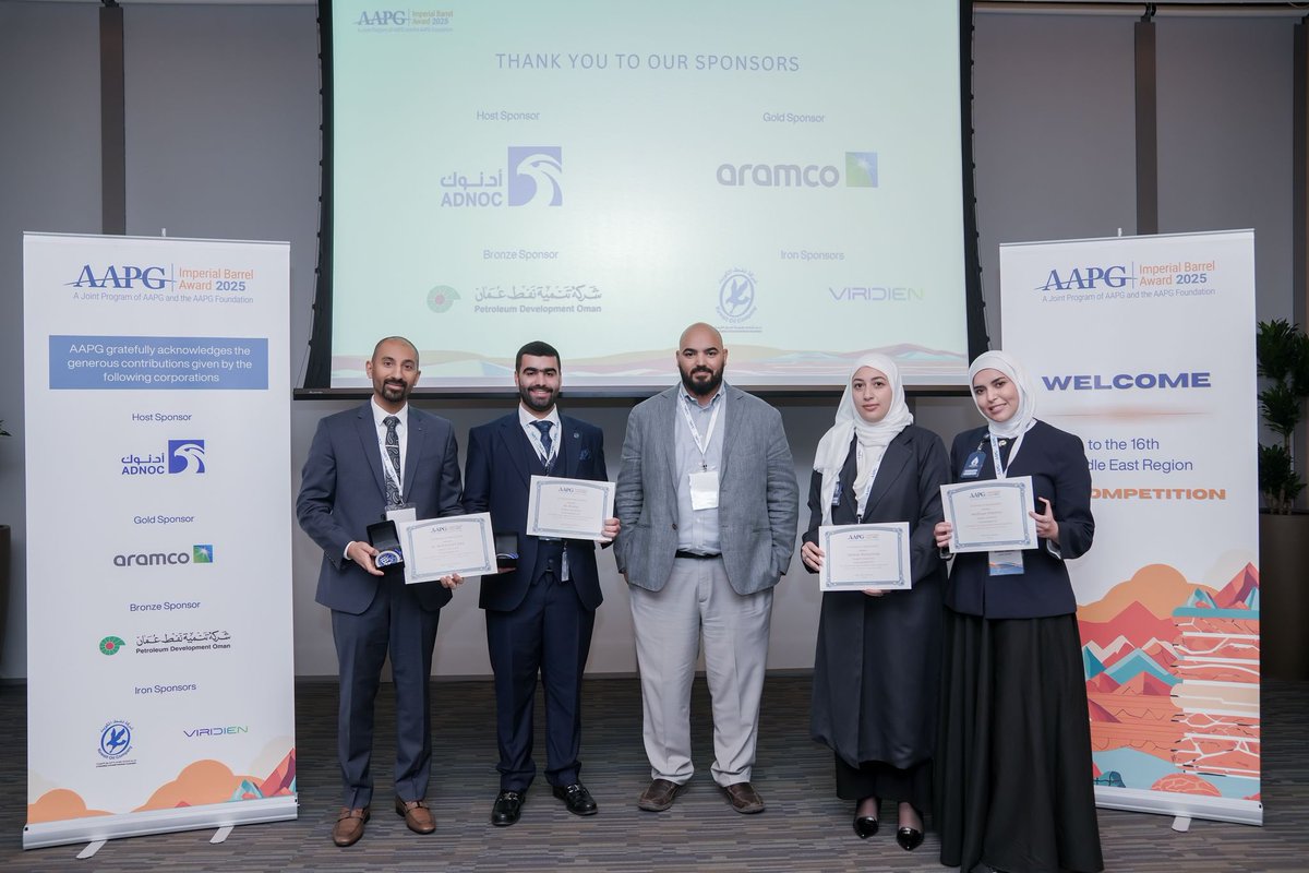 انجاز

فاز الفريق الطلابي لقسم علوم الارض والبيئة بالمركز الثاني في مسابقة البرميل الملكي والتي تنظمها الAAPG 
حيث كان التنافس بين ٨ جامعات من الشرق الأوسط وحصل فريق جامعة قابوس على المركز الاول 
وجامعة الكويت بالمركز الثاني 
والجامعة الألمانية في عمان على المركز الثالث