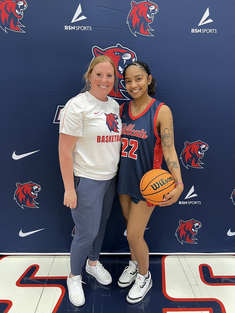 TiAnaD22's tweet image. Blessed to receive an offer from Rogers State University !! Thank you to @Coach_HD for the great conversations and opportunity!
#AGTG 🙏🏽