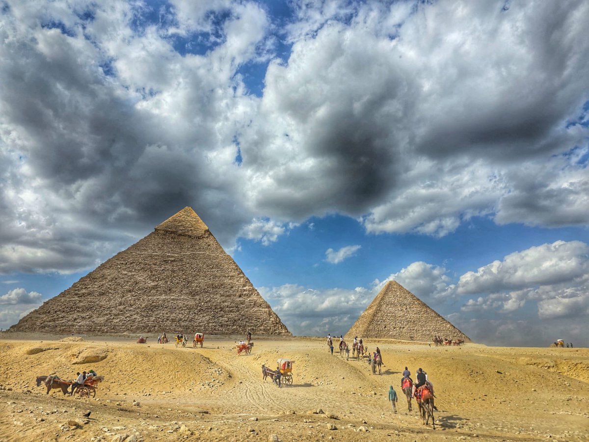 KaroftTours's tweet photo. Discover the magic of Egypt 🇪🇬 — the Great Pyramids &amp; the Sphinx await you! History, mystery, and unforgettable moments in Giza 🏜️✨ #pyramids #Sphinx #Egypt #gizawonders https://t.co/JmDozxlEvj