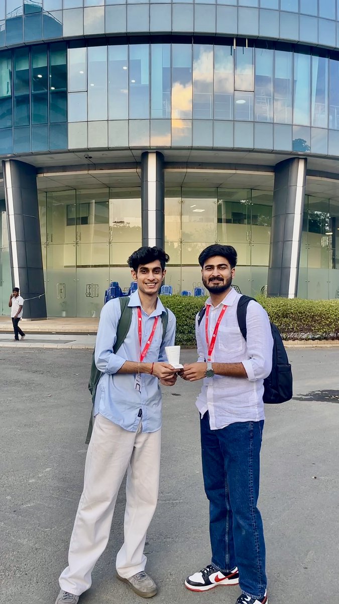 arjunxpratap's tweet photo. Hat-trick loading… 🏆After winning
@Apple ’s #SwiftStudentChallenge,
@Goal_Fish_ just bagged Best Product Award at @IndeHub x @ZohoApptics – Chapter 9 (iOS Edition)! 📷 Next stop? More wins. More impact. #iOS #GoalFish #Zoho #buildinpublic #Apple #DesignExcellence https://t.co/2o9PlLox1h