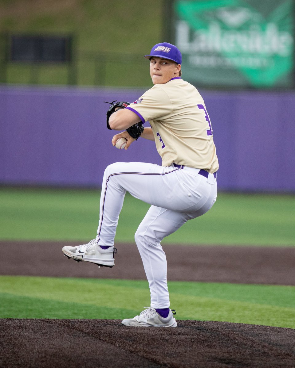 JMUBaseball's tweet photo. M2 | Back-to-back strikeouts for Todd Mozoki gets the Dukes out of the inning.

#GoDukes https://t.co/46PkSqn9uV