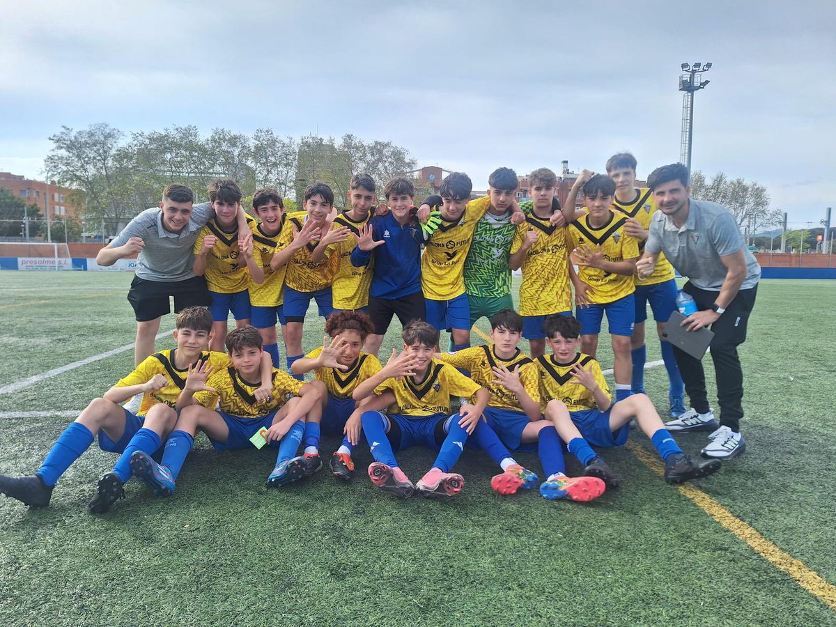 Victòria de l’IBS14 per 2-5 davant la Sangra! 🔵⚪️

Primera part espectacular amb pilota i molt ben organitzats; a la segona, ens han apretat més i hem sabut llegir el partit amb transicions ràpides i dues puntes. Gran treball! 👏🏼💙

#BadalonaSique #OrgullSique