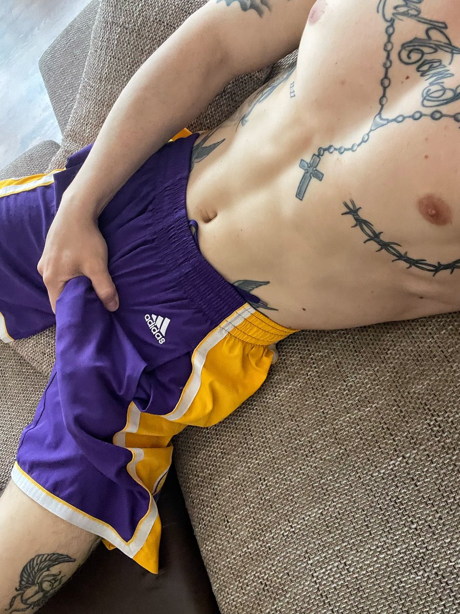Tattedboyy's tweet photo. RETWEET IF YOU WANNA TOUCH https://t.co/nLAB2HPqV3